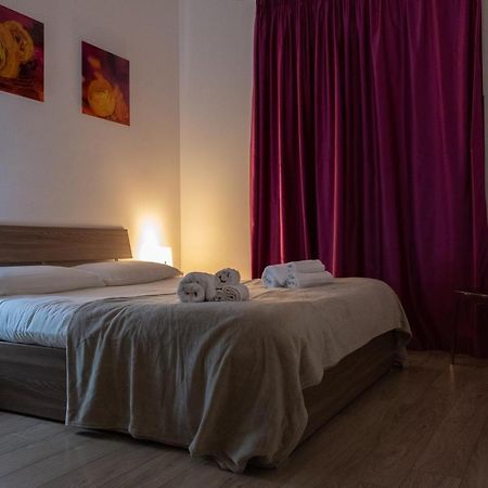 B&B Teatro Palermo Bagian luar foto