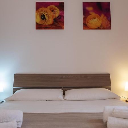 B&B Teatro Palermo Bagian luar foto