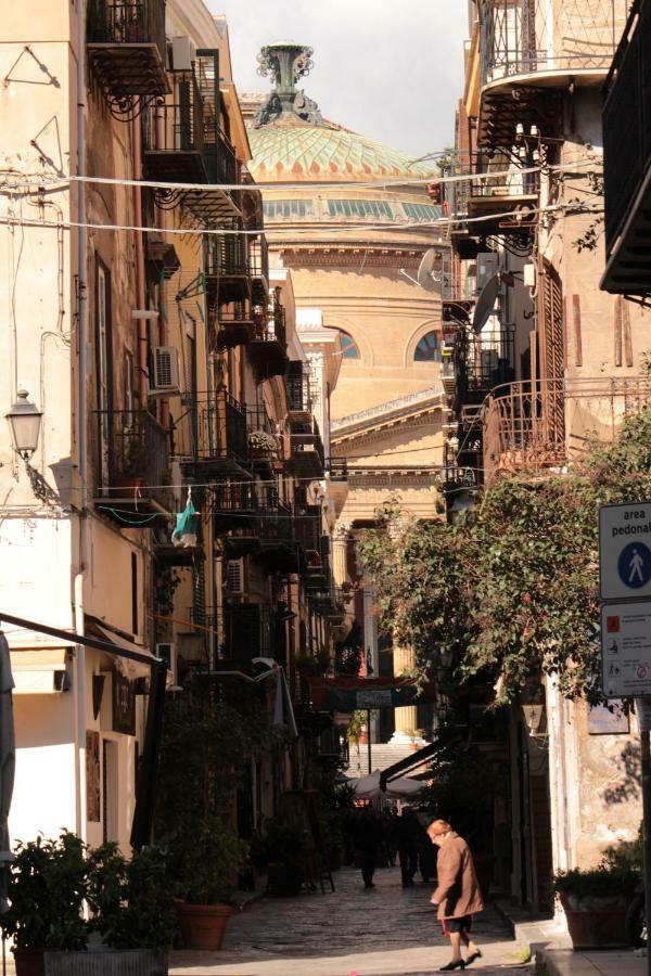 B&B Teatro Palermo Bagian luar foto